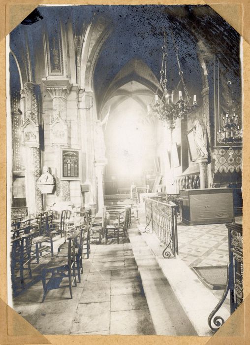 choeur au 1er plan et chapelle Notre-Dame des Grâces, vue partielle