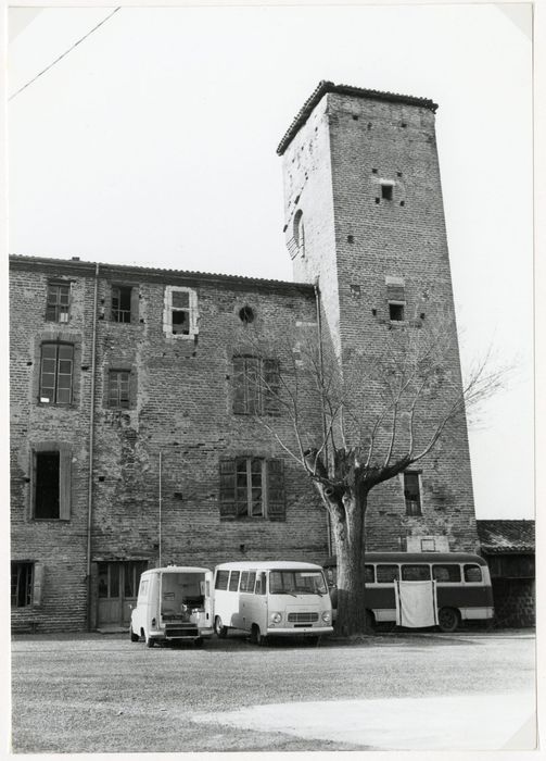aile est, façade sud-est, vue partielle