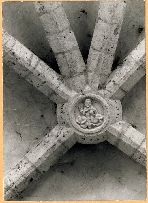 choeur, détail de la clef de voûte