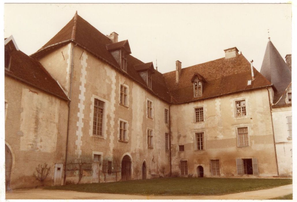 aile nord et ouest, façades sud et est