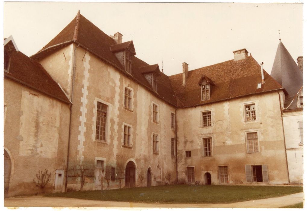 aile nord et ouest, façades sud et est