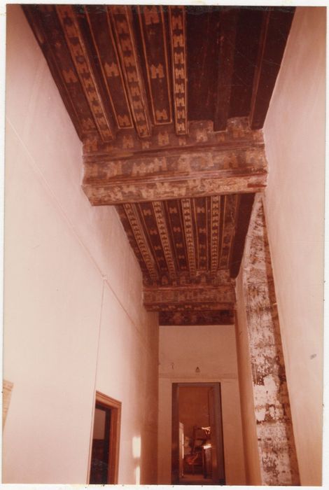 2e étage, ancienne chambre Le Gruyer divisée en couloir