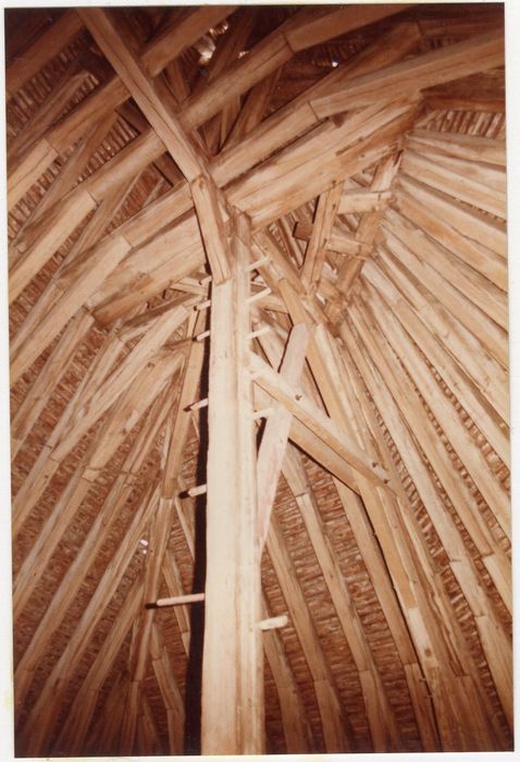 aile du 16e siècle, vue partielle de la charpente