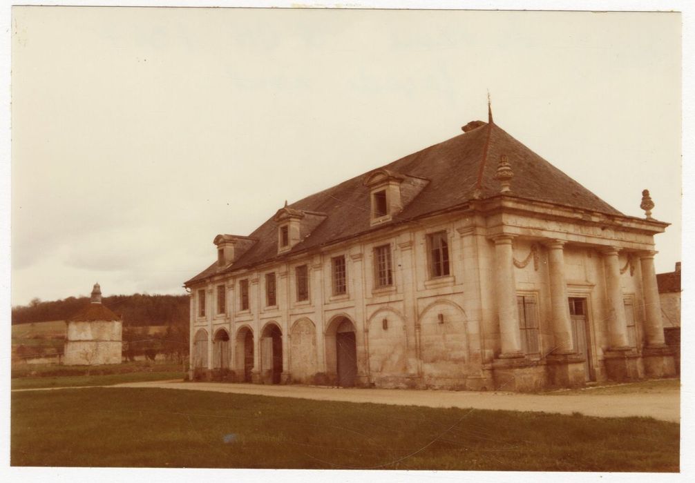 écuries, façades nord et ouest