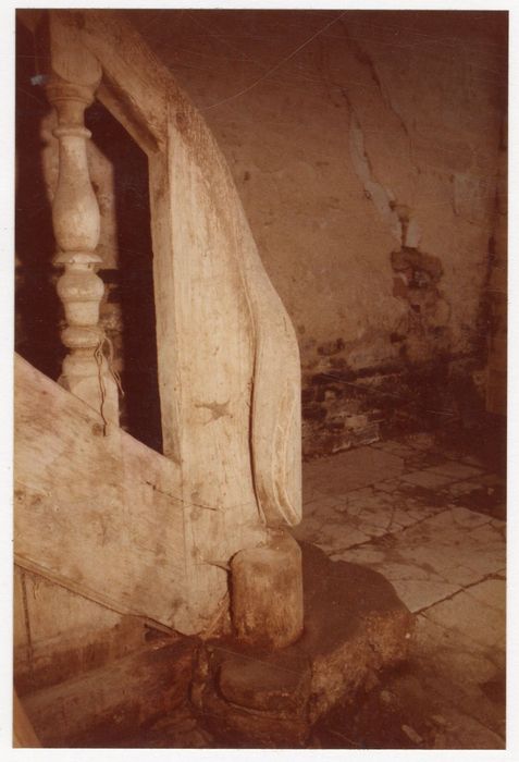 écuries, détail du départ de la rampe de l’escalier