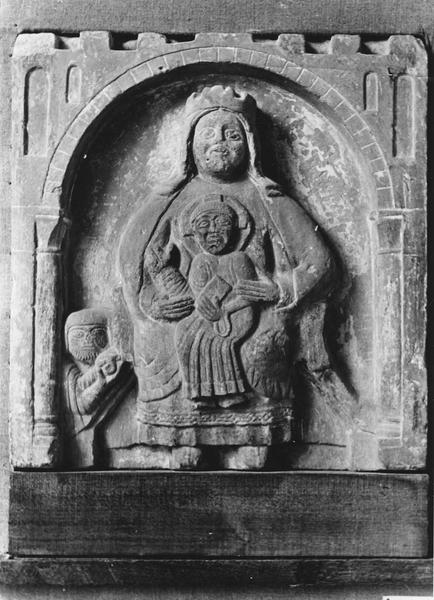 bas-relief : Vierge à l'Enfant