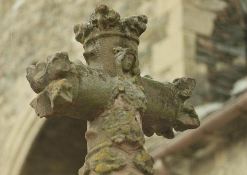 croix de cimetière, détail