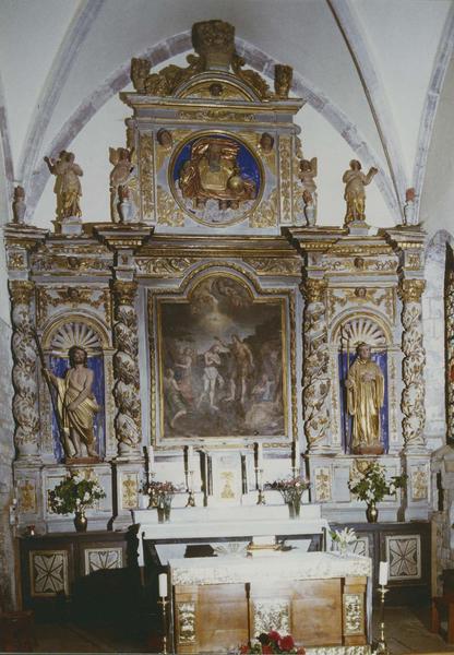 retable, tableau, deux statues (maître-autel) : la Baptème du Christ, saint Jean-Baptiste, saint Théofred - © Ministère de la Culture (France), Médiathèque du patrimoine et de la photographie (objets mobiliers), tous droits réservés