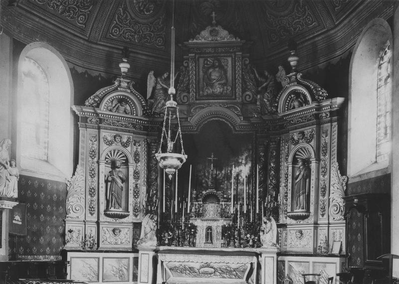 retable, tabernacle, exposition, deux statues, tableau du maître-autel : saint Pierre, saint Jean, le Meurtre de saint Thomas de Cantorbéry