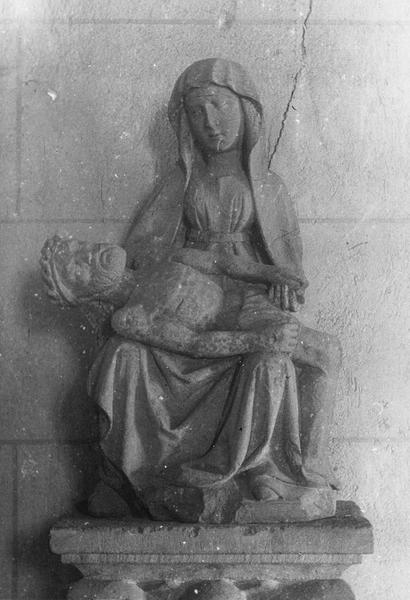 statue : Vierge de Pitié