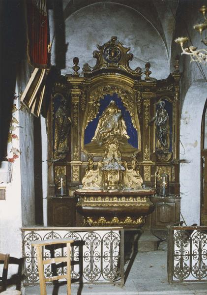 autel, retable, tabernacle, exposition, deux statues, bas-relief style Louis XV : saint Jacques, saint Pierre, Notre-Dame-de-Pitié