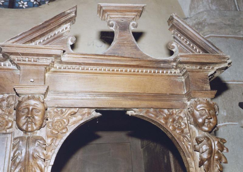 confessionnal style Henri IV, détail de gauche - © Ministère de la Culture (France), Médiathèque du patrimoine et de la photographie (objets mobiliers), tous droits réservés