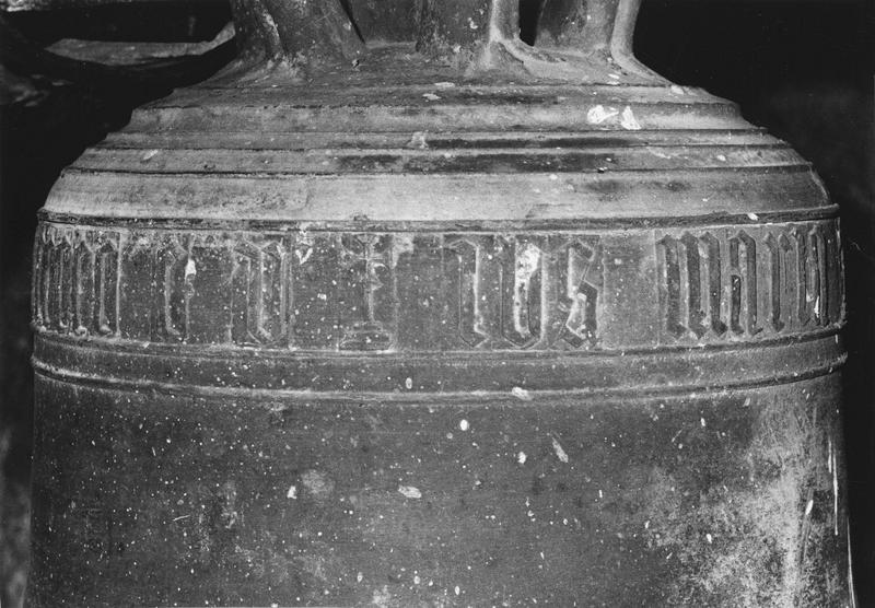 cloche, détail de l'inscription - © Ministère de la Culture (France), Médiathèque du patrimoine et de la photographie (objets mobiliers), tous droits réservés