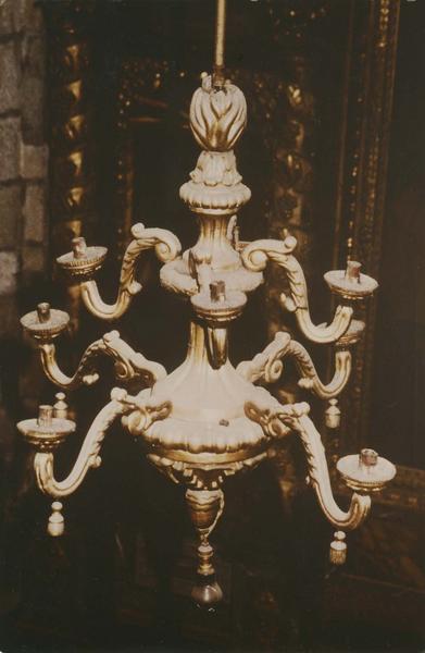 lustre - © Ministère de la Culture (France), Médiathèque du patrimoine et de la photographie (objets mobiliers), tous droits réservés
