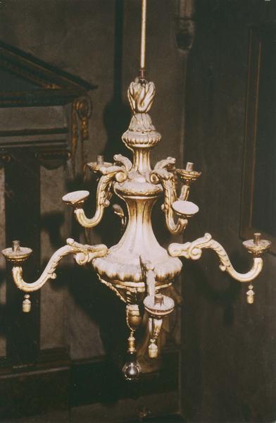 lustre - © Ministère de la Culture (France), Médiathèque du patrimoine et de la photographie (objets mobiliers), tous droits réservés