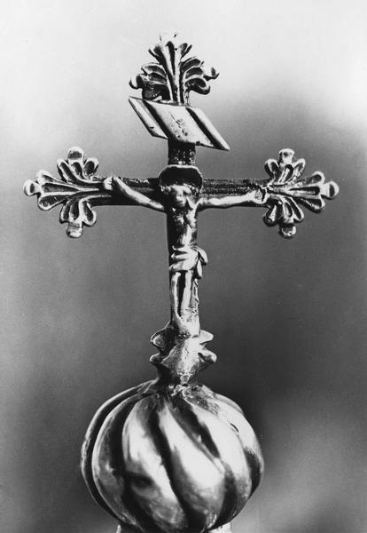 reliquaire, détail avec le Christ au milieu