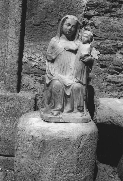 statue : Vierge à l'Enfant