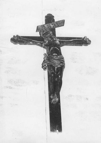 statue : Christ en croix