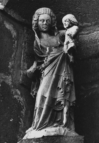 statue : Vierge à l'Enfant - © Ministère de la Culture (France), Médiathèque du patrimoine et de la photographie (objets mobiliers), tous droits réservés