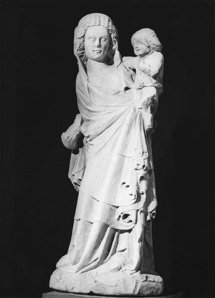 statue : Vierge à l'Enfant, détail - © Ministère de la Culture (France), Médiathèque du patrimoine et de la photographie (objets mobiliers), tous droits réservés