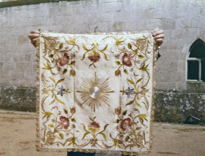 chasuble, manipule de monseigneur de Vézins