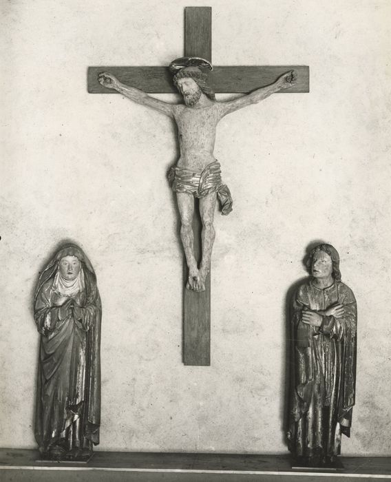 statues (Calvaire) : Christ en croix, Vierge, saint Jean