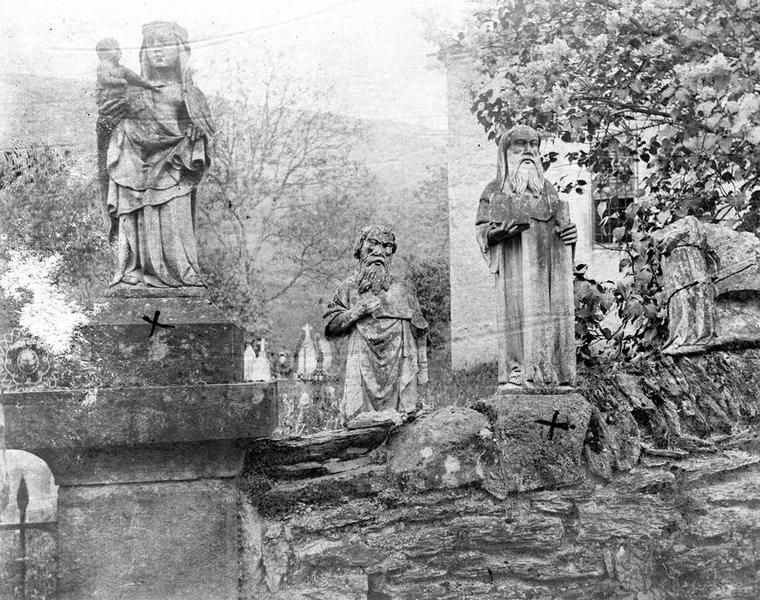 statuettes : Vierge à l'Enfant, saint Antoine, saint non identifié, vue générale