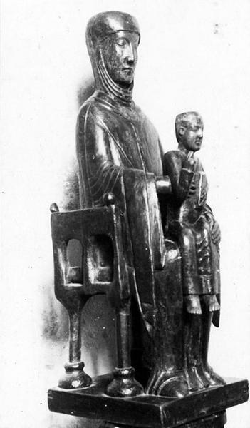 statue : Vierge à l'Enfant, vue générale