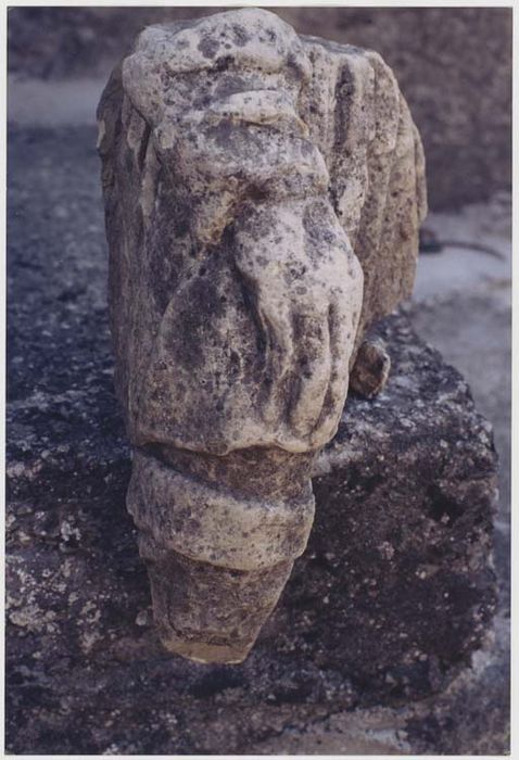 Fragment de statue : Personnage masculin