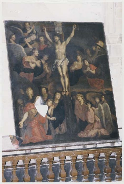 Tableau : Christ en croix entouré d'anges