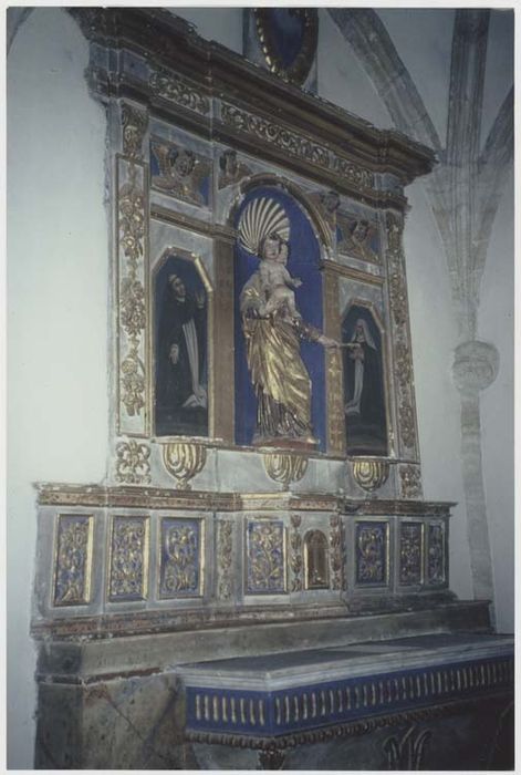 Autel, tabernacle et retable du Rosaire, et statue : Vierge à l'Enfant