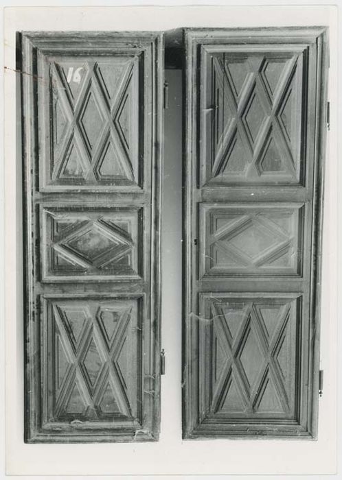 armoire (inv. N°16), portes