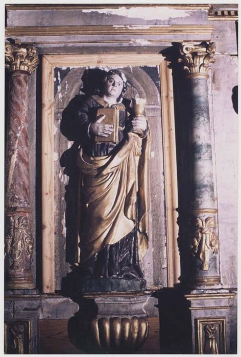 statue : Saint Jean