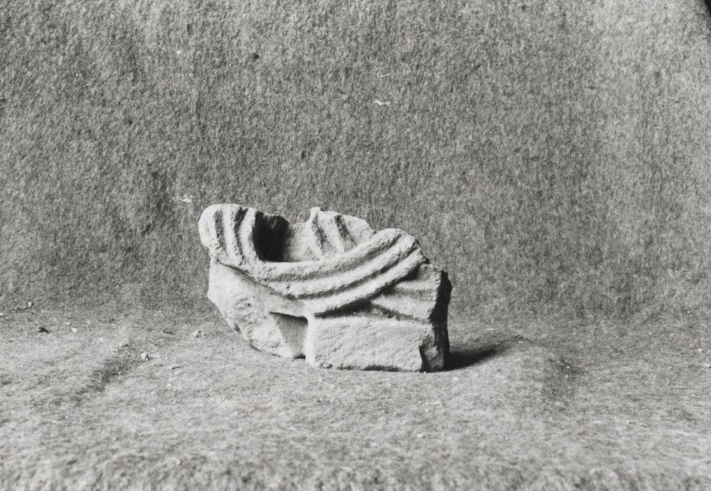 chapiteau style roman - © Ministère de la Culture (France), Médiathèque du patrimoine et de la photographie, diffusion GrandPalaisRmn Photo