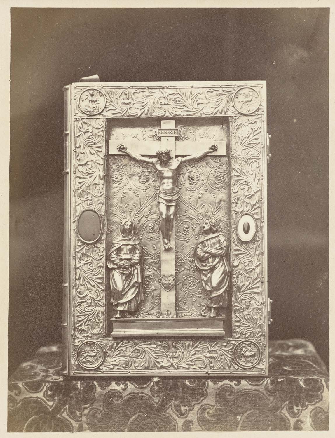 Évangéliaire avec la Crucifixion