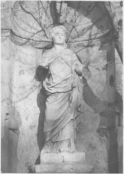 statue : Notre-Dame du bon remède, vue générale - © Ministère de la Culture (France), Médiathèque du patrimoine et de la photographie (objets mobiliers), tous droits réservés