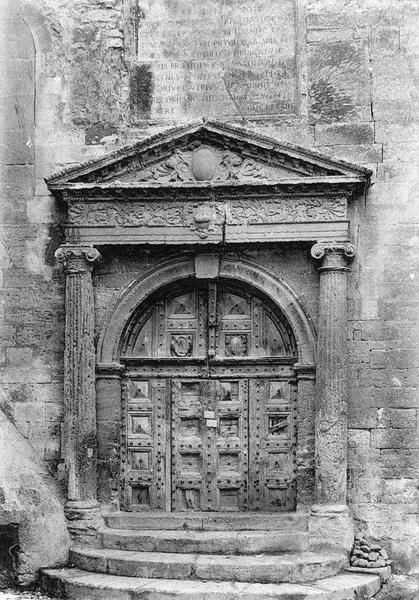 vantaux du portail latéral, vue générale - © Ministère de la Culture (France), Médiathèque du patrimoine et de la photographie (objets mobiliers), tous droits réservés