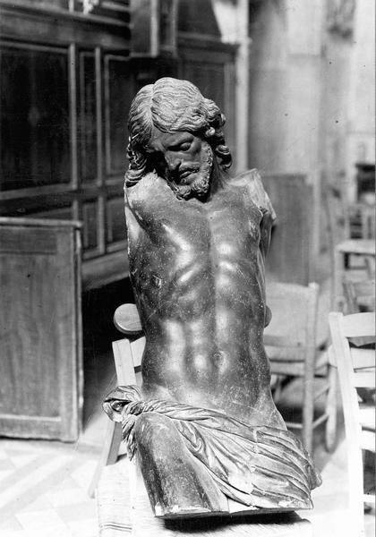 torse : Christ, vue générale - © Ministère de la Culture (France), Médiathèque du patrimoine et de la photographie (objets mobiliers), tous droits réservés