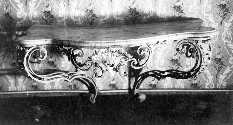 console, vue générale - © Ministère de la Culture (France), Médiathèque du patrimoine et de la photographie (objets mobiliers), tous droits réservés