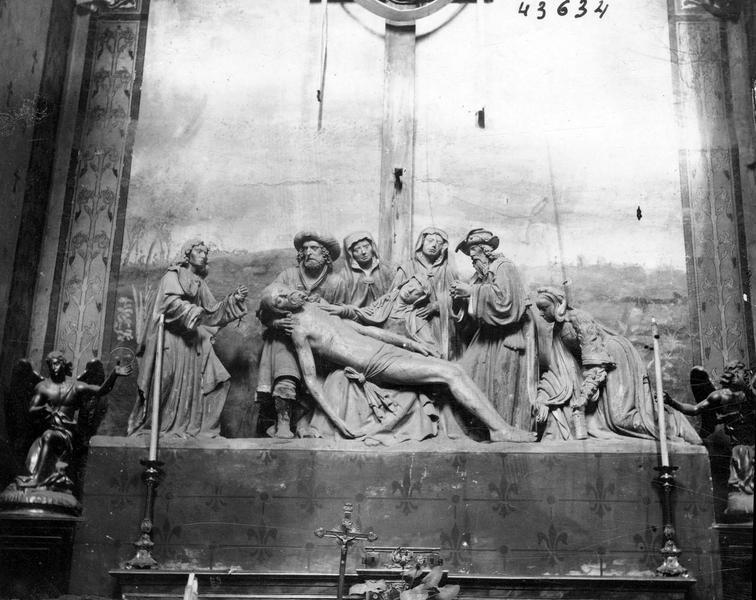 groupe sculpté : la Descente de Croix, vue générale