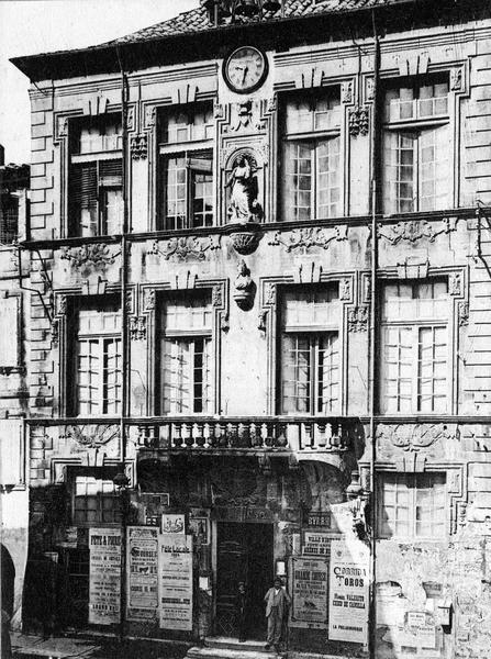 statue : sainte Marthe, vue générale