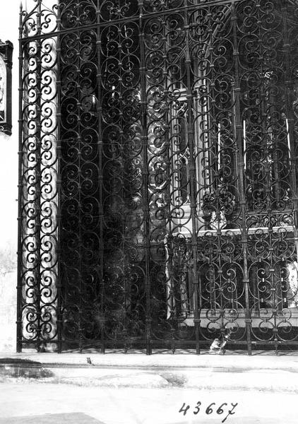 clôture de la chapelle des reliques (grille), vue partielle