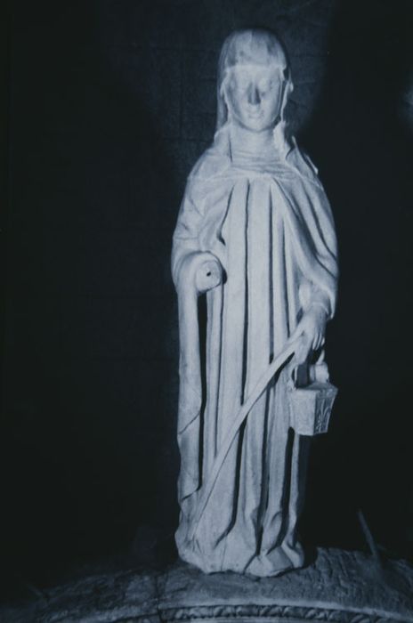 statue : Sainte non identifiée