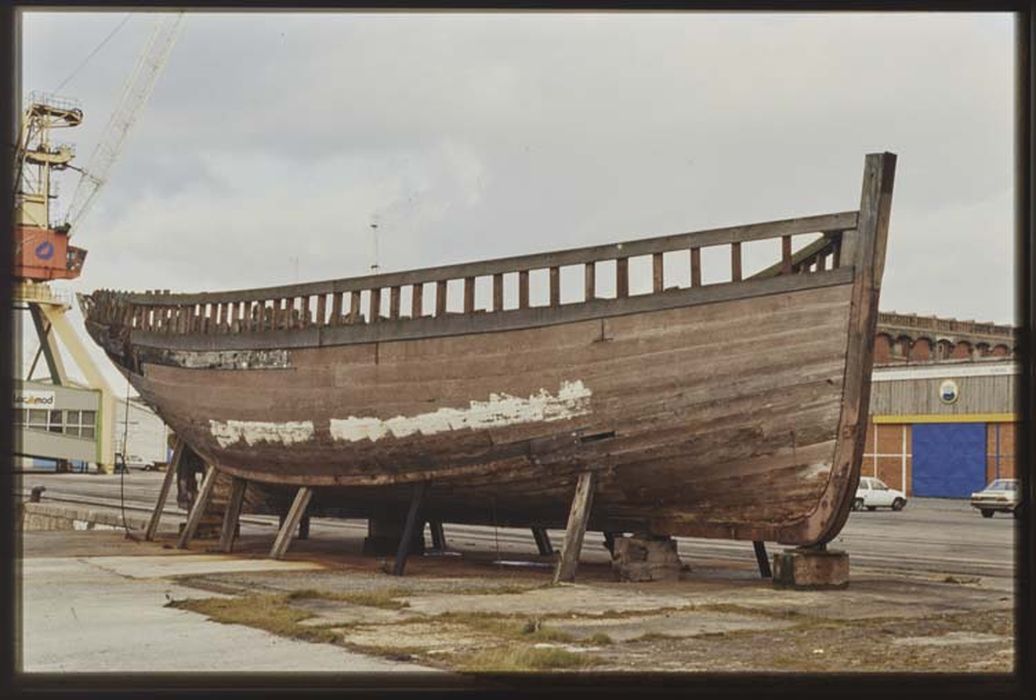 bateau de pêche aux lignes et aux filets : Barquette dite sainte Anne - © Ministère de la Culture (France), Médiathèque du patrimoine et de la photographie, diffusion RMN-GP