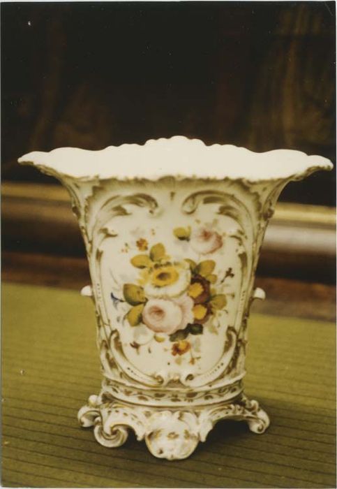 ensemble de sept vases