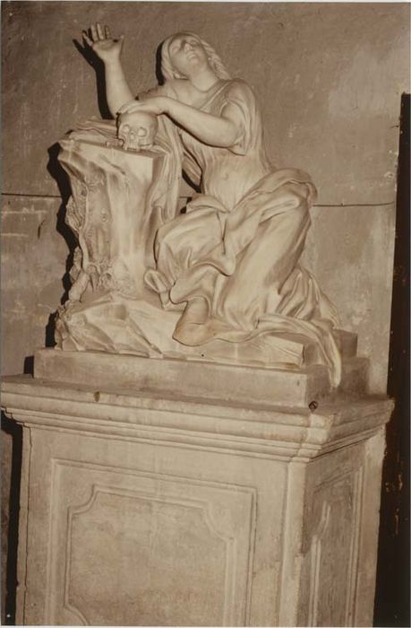 statue : Sainte Marie-Madeleine