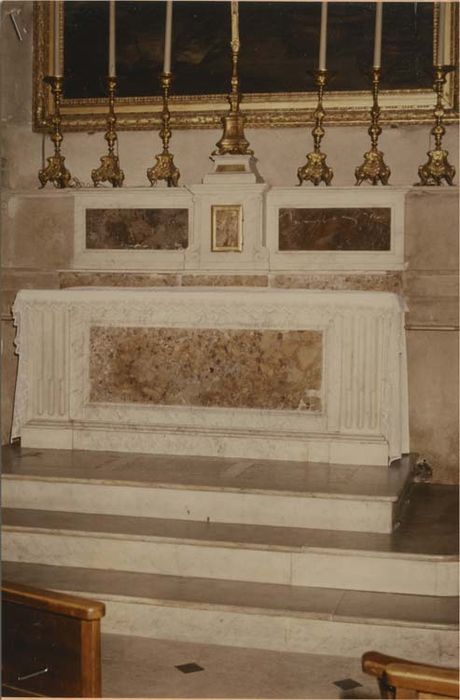 autel, tabernacle et gradins d'autel