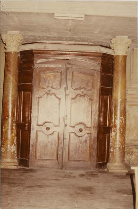 tambour de porte et plafond à caisson