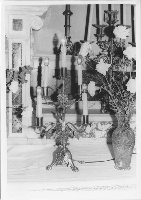 deux paires de chandeliers à cinq branches à éclairage électrique - © Ministère de la Culture (France), Médiathèque du patrimoine et de la photographie, Tous droits réservés