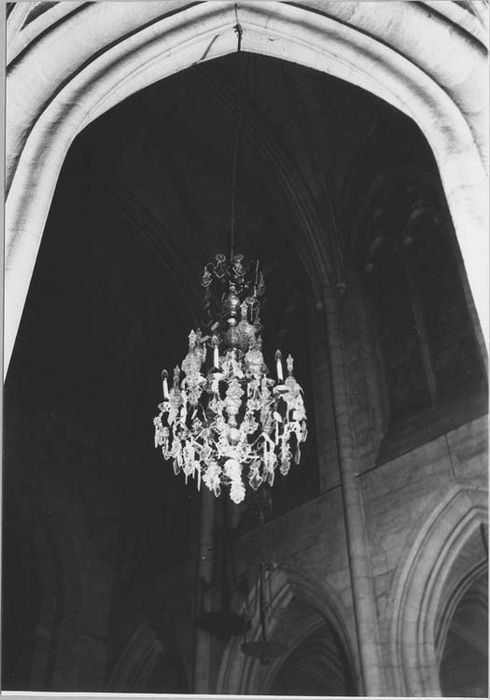 Lustre ; ensemble de trois paires de lustres d'église